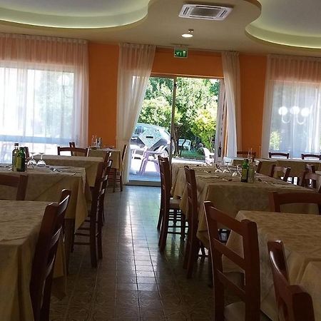Hotel Adriatico Bellaria-Igea Marina Esterno foto