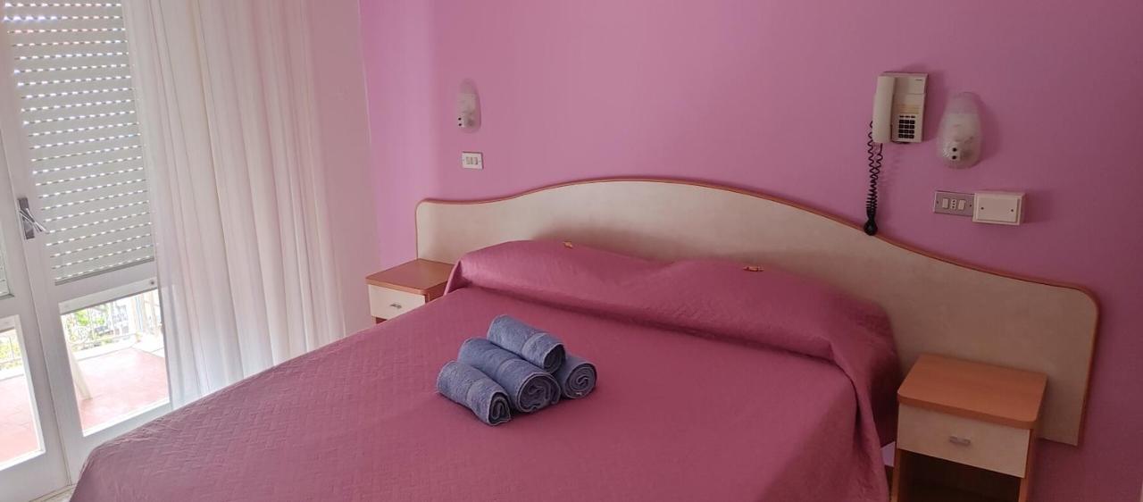 Hotel Adriatico Bellaria-Igea Marina Esterno foto