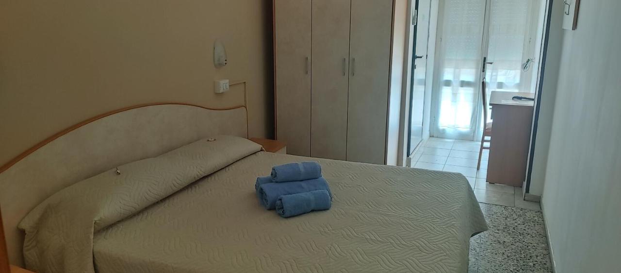Hotel Adriatico Bellaria-Igea Marina Esterno foto
