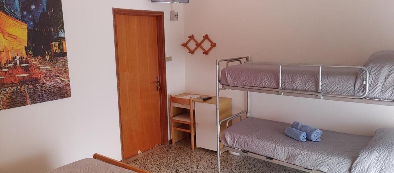 Hotel Adriatico Bellaria-Igea Marina Esterno foto