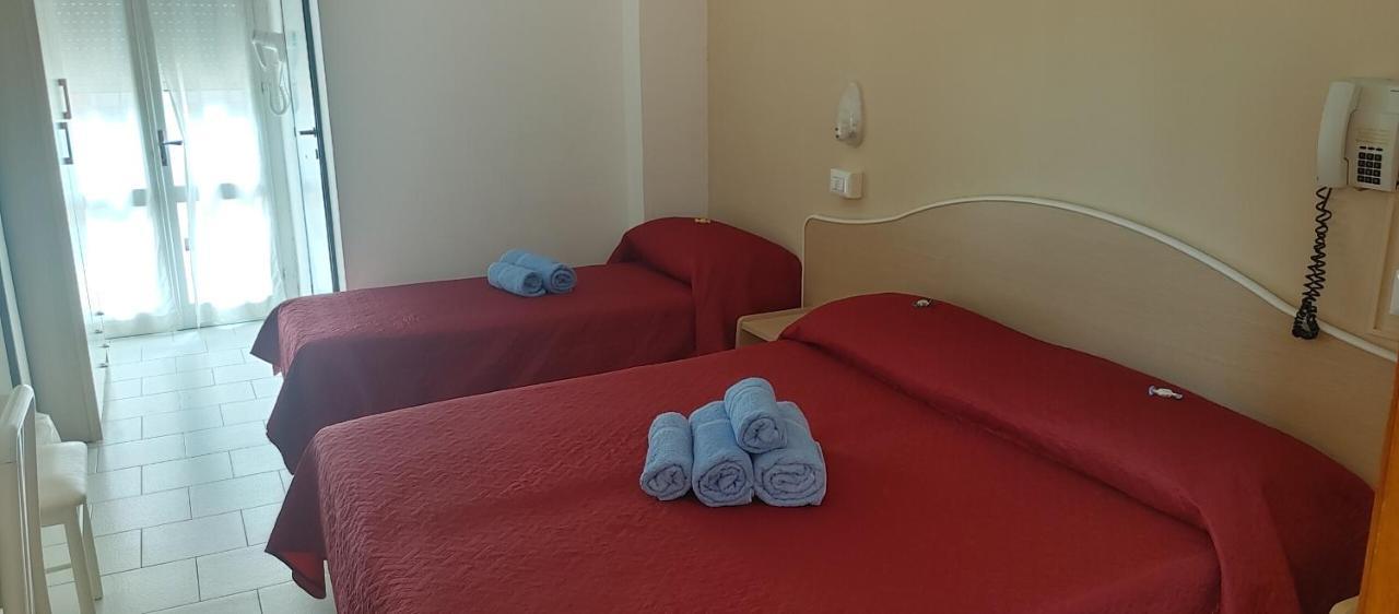 Hotel Adriatico Bellaria-Igea Marina Esterno foto