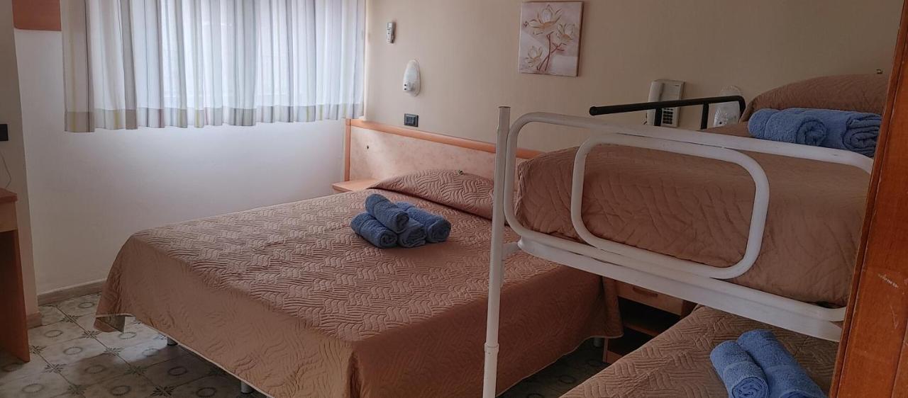 Hotel Adriatico Bellaria-Igea Marina Esterno foto
