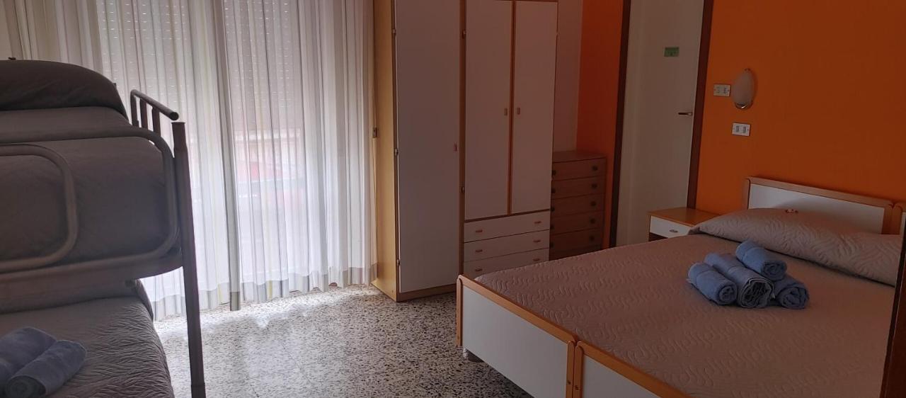 Hotel Adriatico Bellaria-Igea Marina Esterno foto