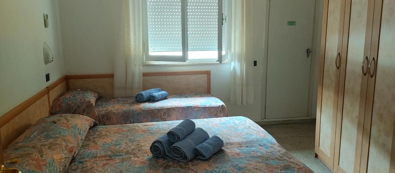 Hotel Adriatico Bellaria-Igea Marina Esterno foto