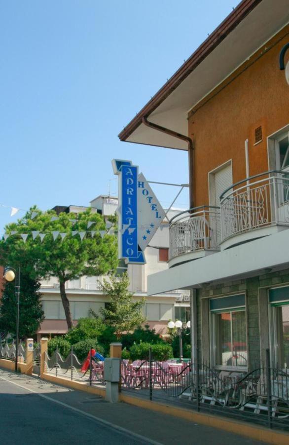 Hotel Adriatico Bellaria-Igea Marina Esterno foto