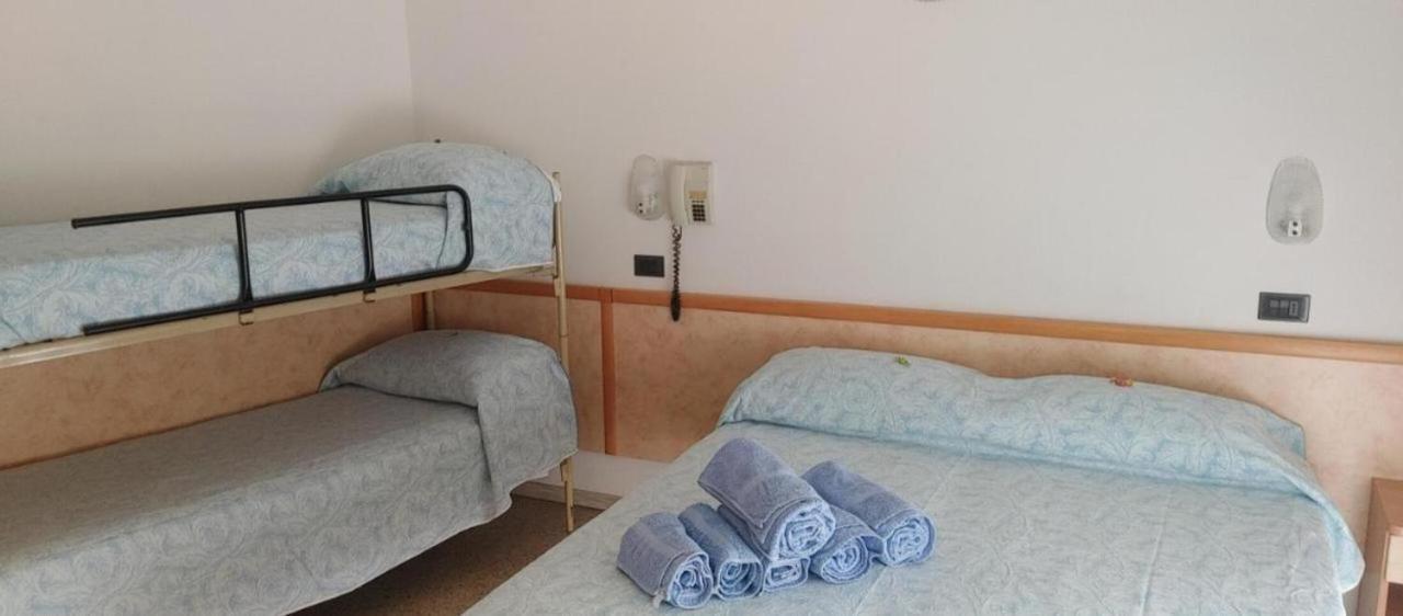 Hotel Adriatico Bellaria-Igea Marina Esterno foto