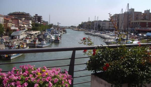 Hotel Adriatico Bellaria-Igea Marina Esterno foto