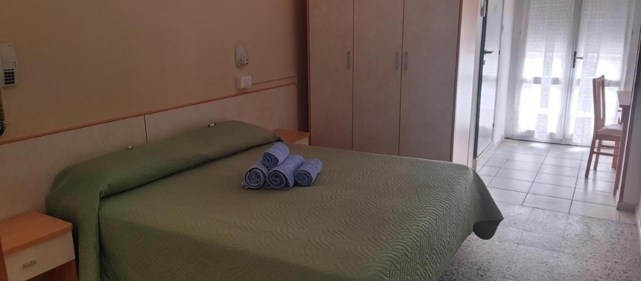 Hotel Adriatico Bellaria-Igea Marina Esterno foto